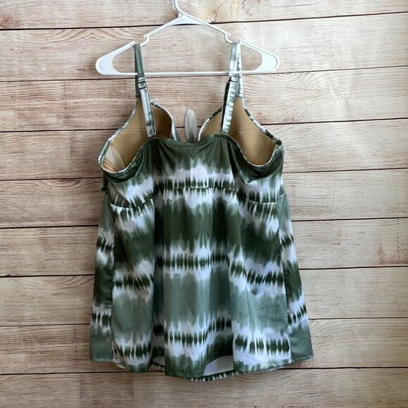 NEW WITH TAGS SWIM BY CACIQUE TAKINI TOP‎ IN GREEN - Picture 6 of 7